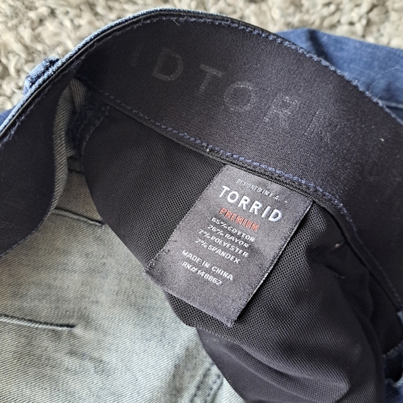 Torrid Women's Blue Jean Shorts - Picture 9 of 11